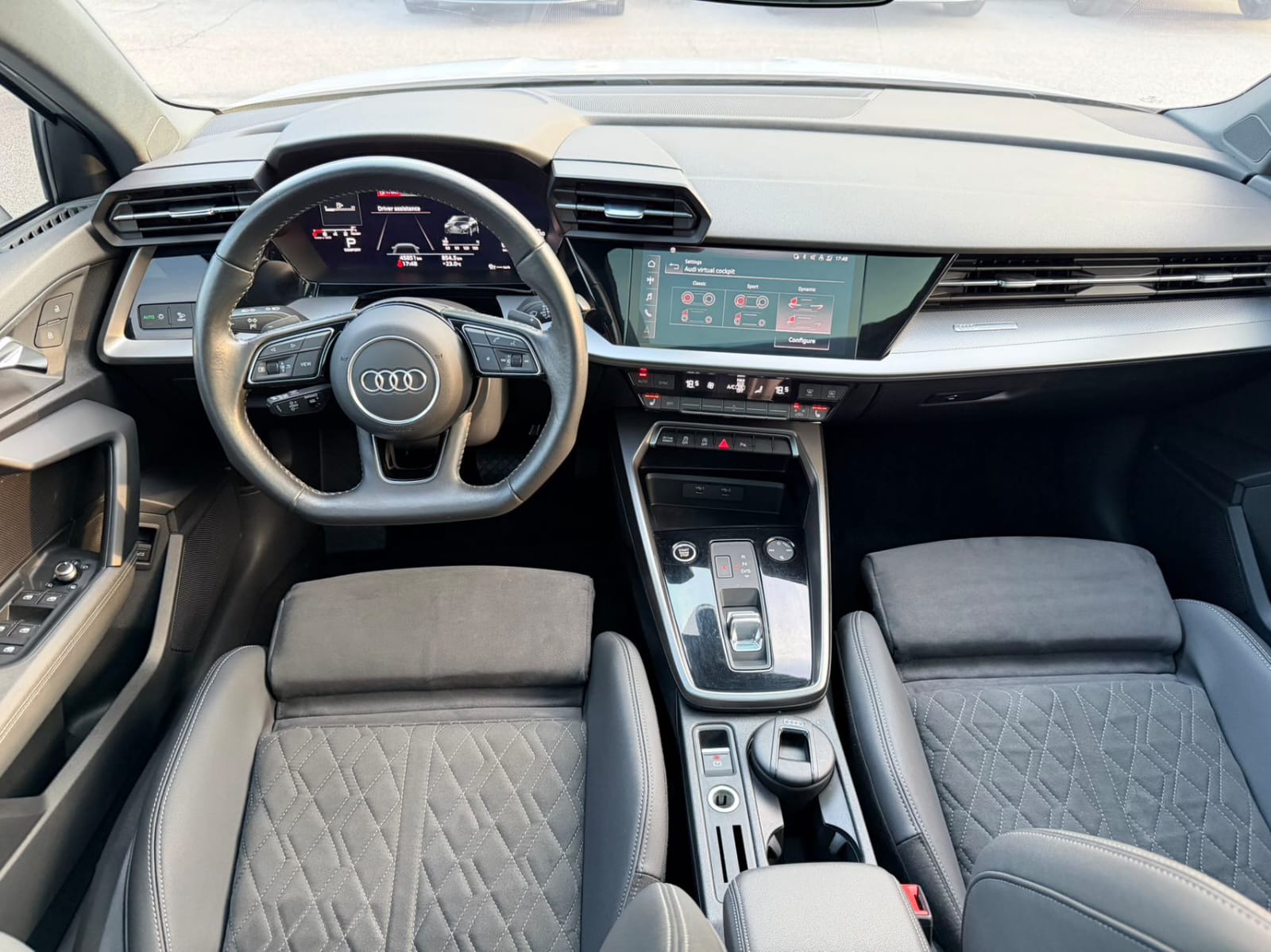 Audi A3L Limousine 35 TFSI Luxury Sport