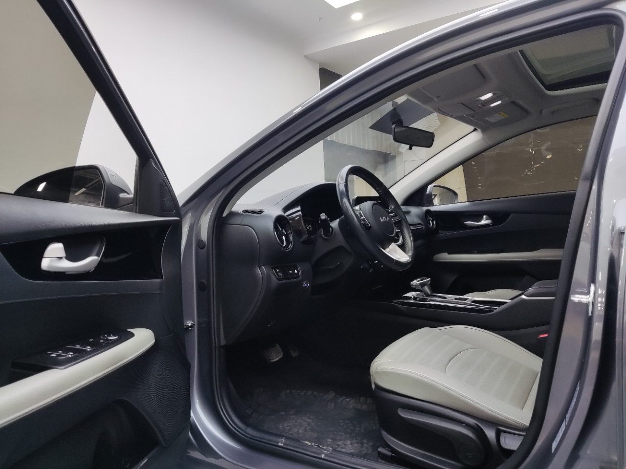 Kia K3 1.5L CVT Deluxe Edition