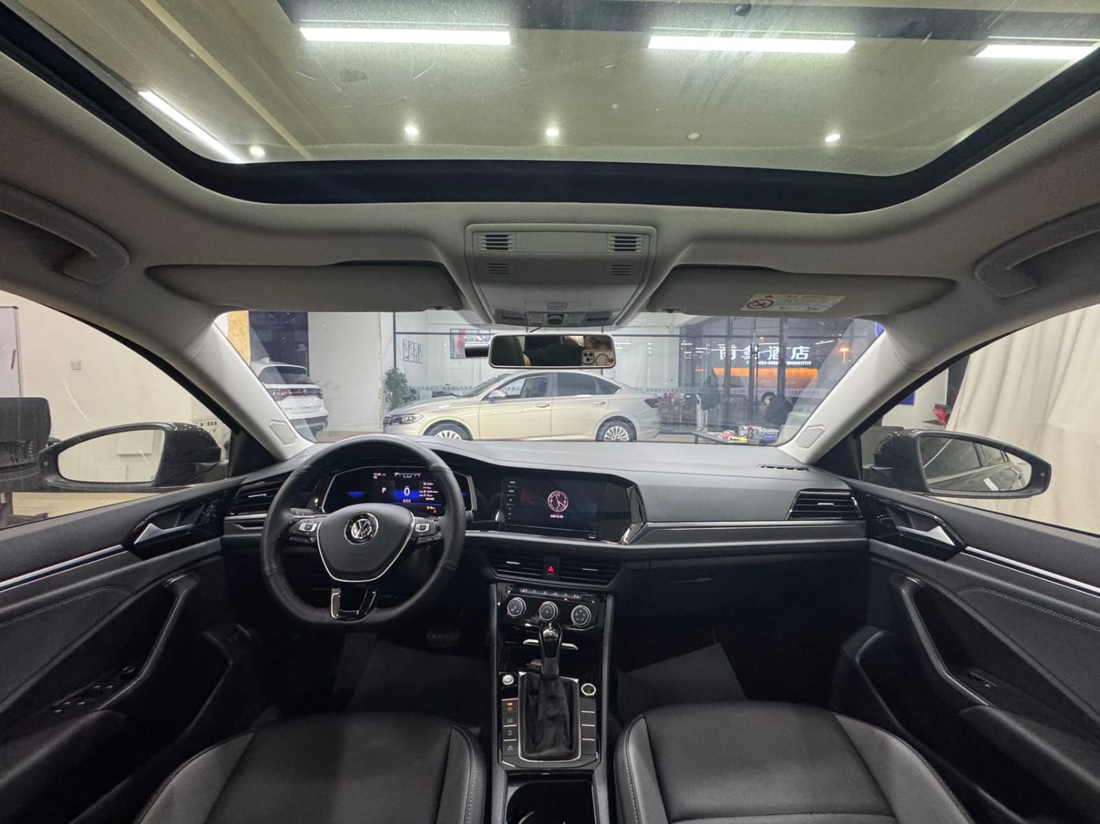 Volkswagen Sagitar 280TSI DSG Oversight Edition