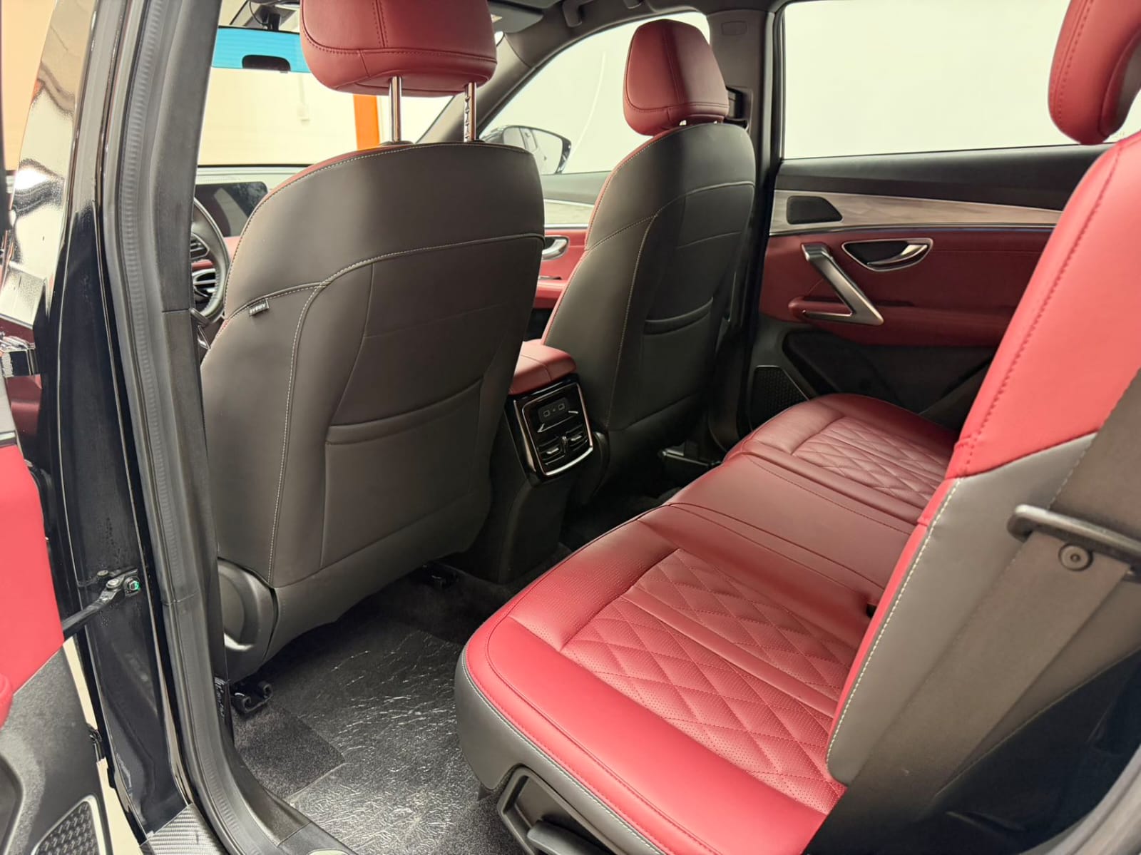 Jetour X70 PLUS 1.5T DCT Brave PLUS (7-местный)