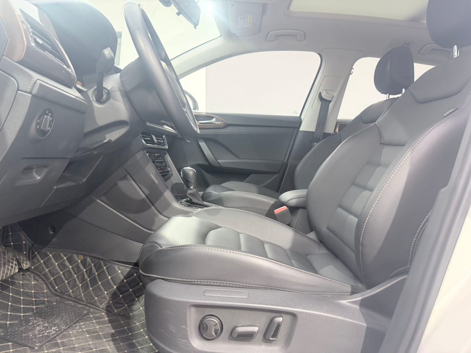 Volkswagen Tharu 280TSI Deluxe Edition