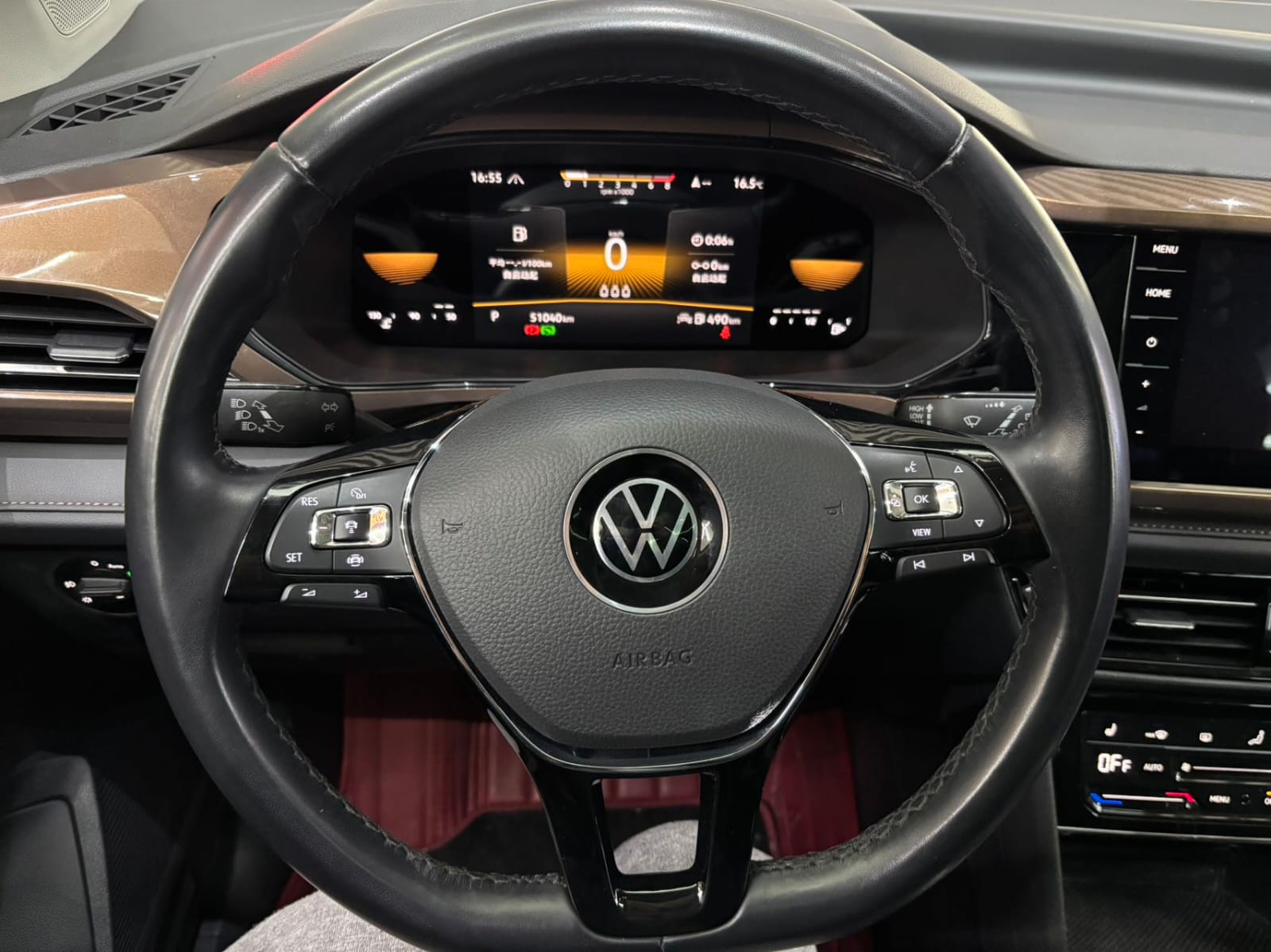 Volkswagen Tharu 280TSI Deluxe Edition