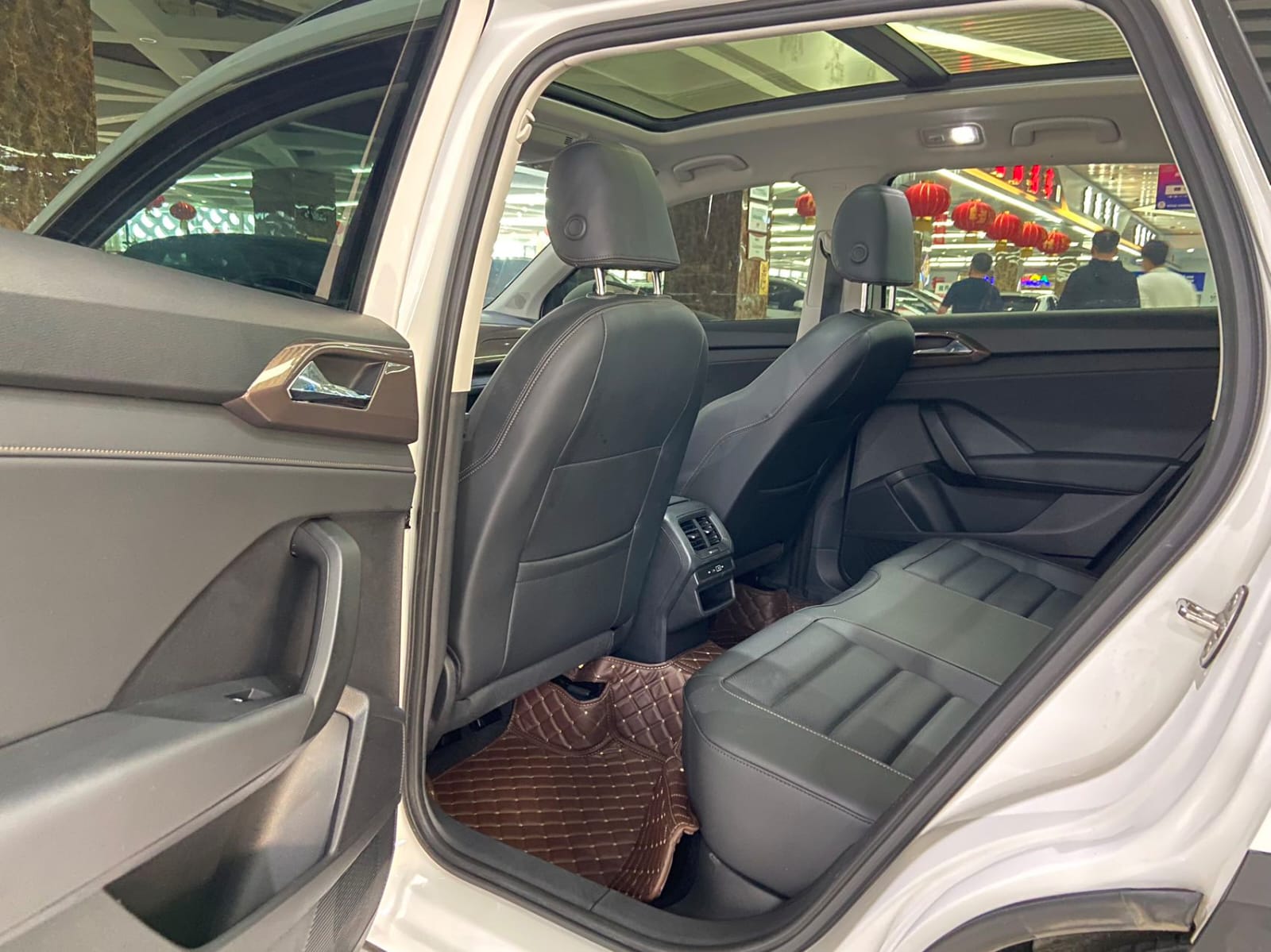 Volkswagen Tharu 280TSI Deluxe Edition