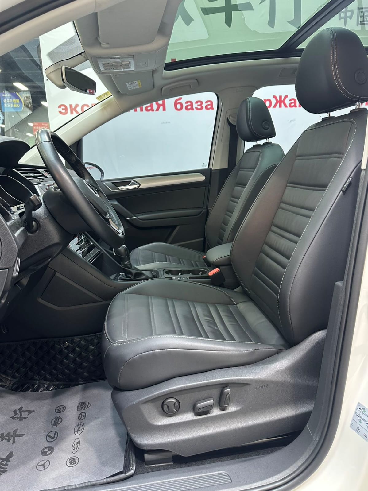 Volkswagen Touran L 280TSI DSG Extended Edition (7 мест)