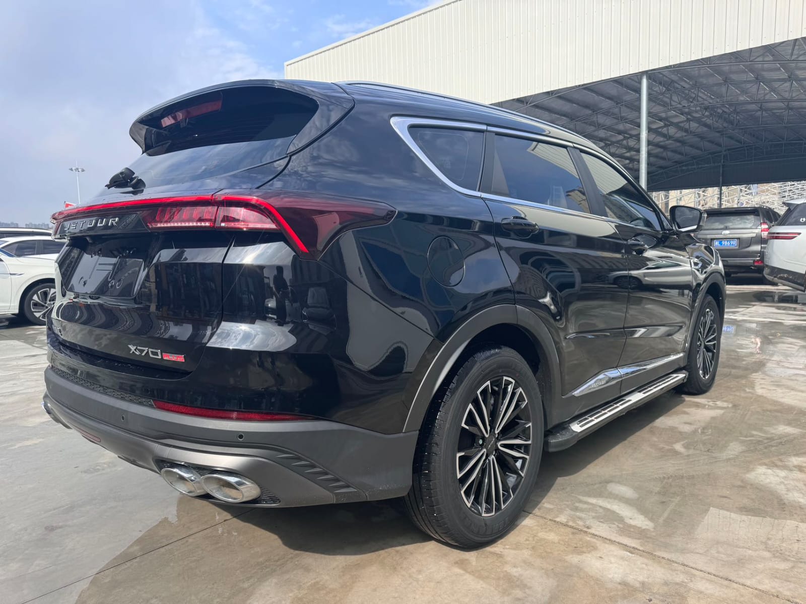 Jetour X70 PLUS 1.5T CVT (7-местный)