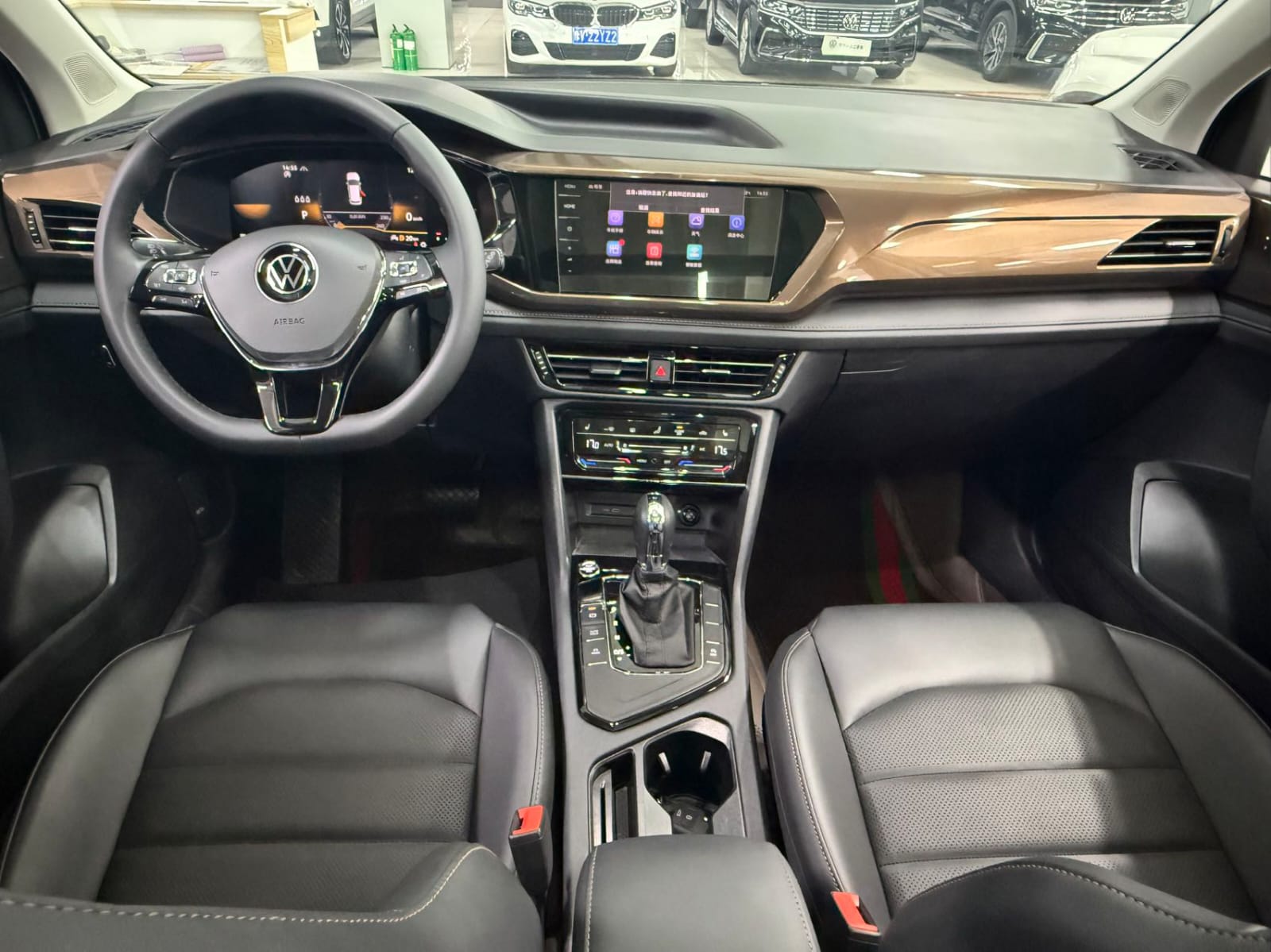 Volkswagen Tharu 280TSI Deluxe Edition