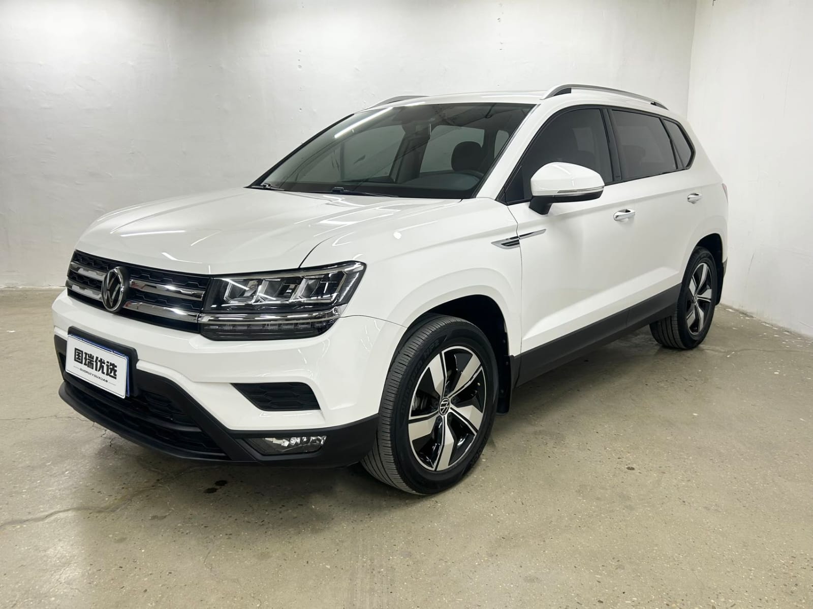 Volkswagen Tharu 280TSI Deluxe Edition