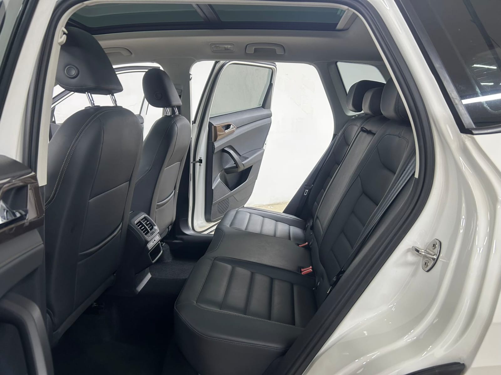 Volkswagen Tharu 280TSI Deluxe Edition