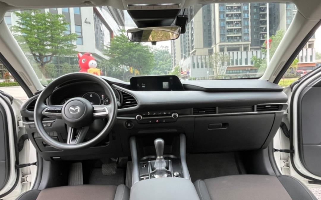 Mazda 3 Axela 2.0L Automatic