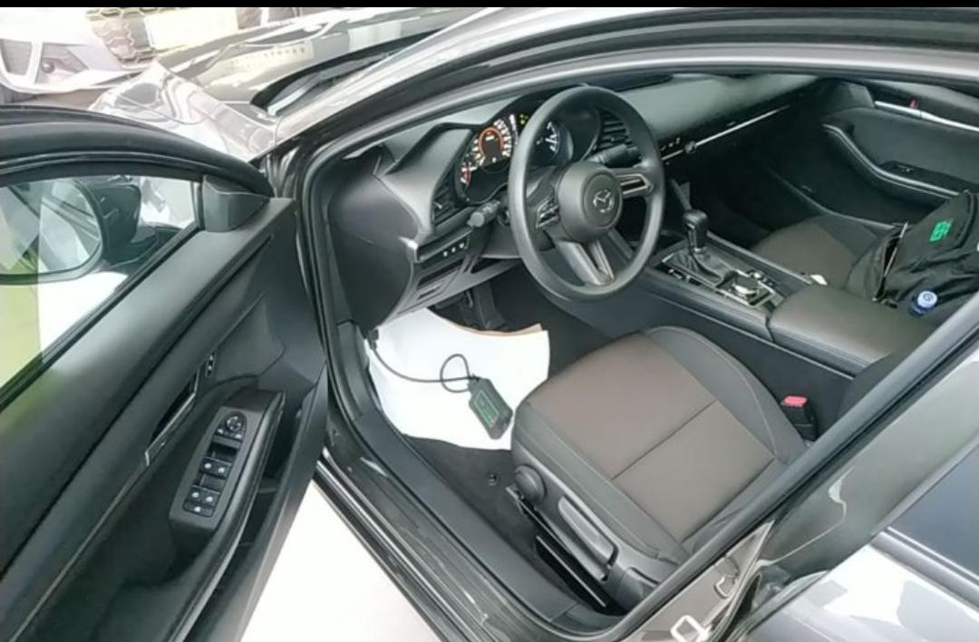 Mazda 3 Axela 2.0L Automatic