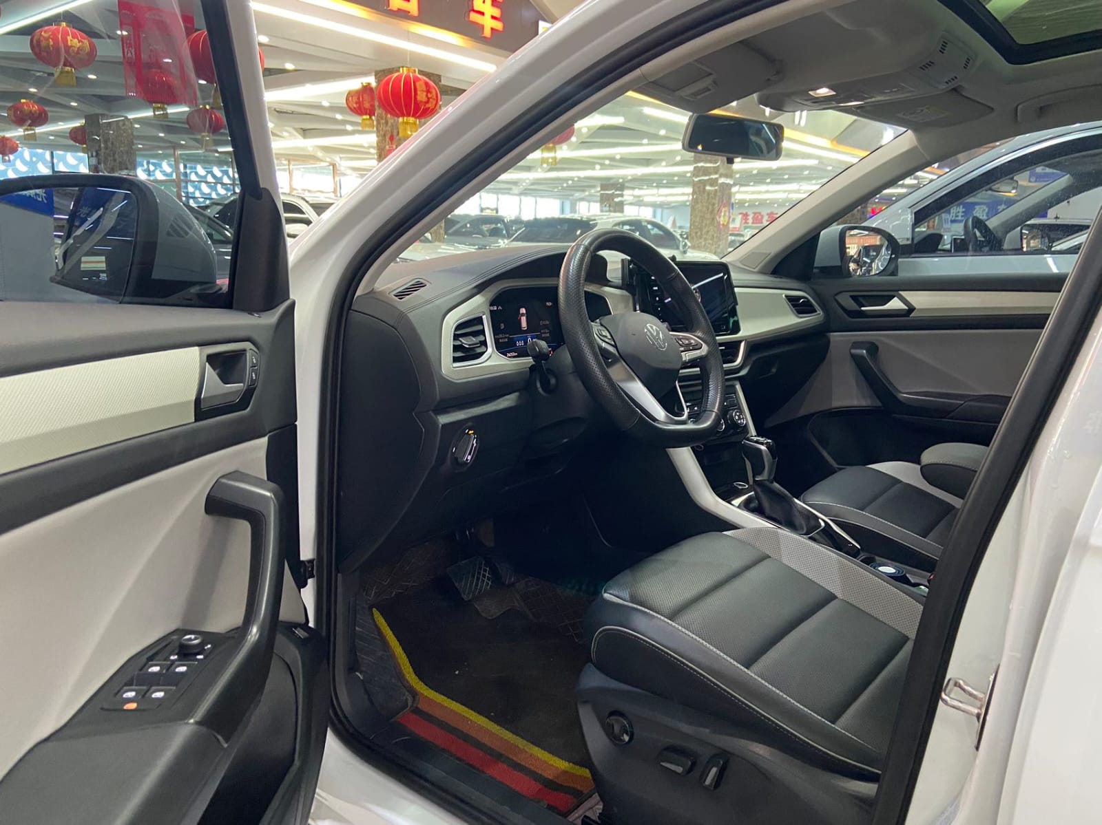 Volkswagen T-Roc Tango 280TSI DSG Time Edition