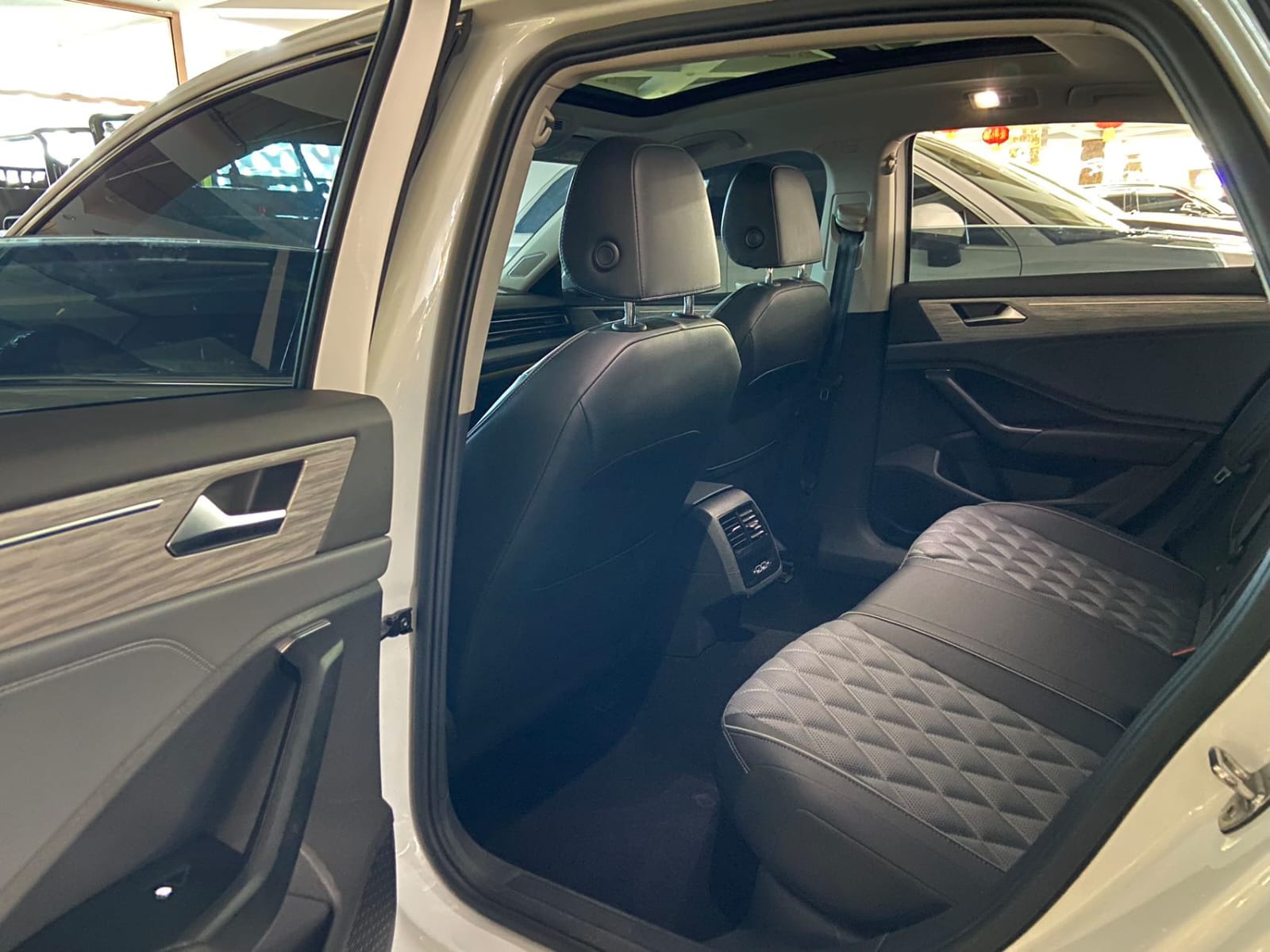 Volkswagen Sagitar 280TSI DSG