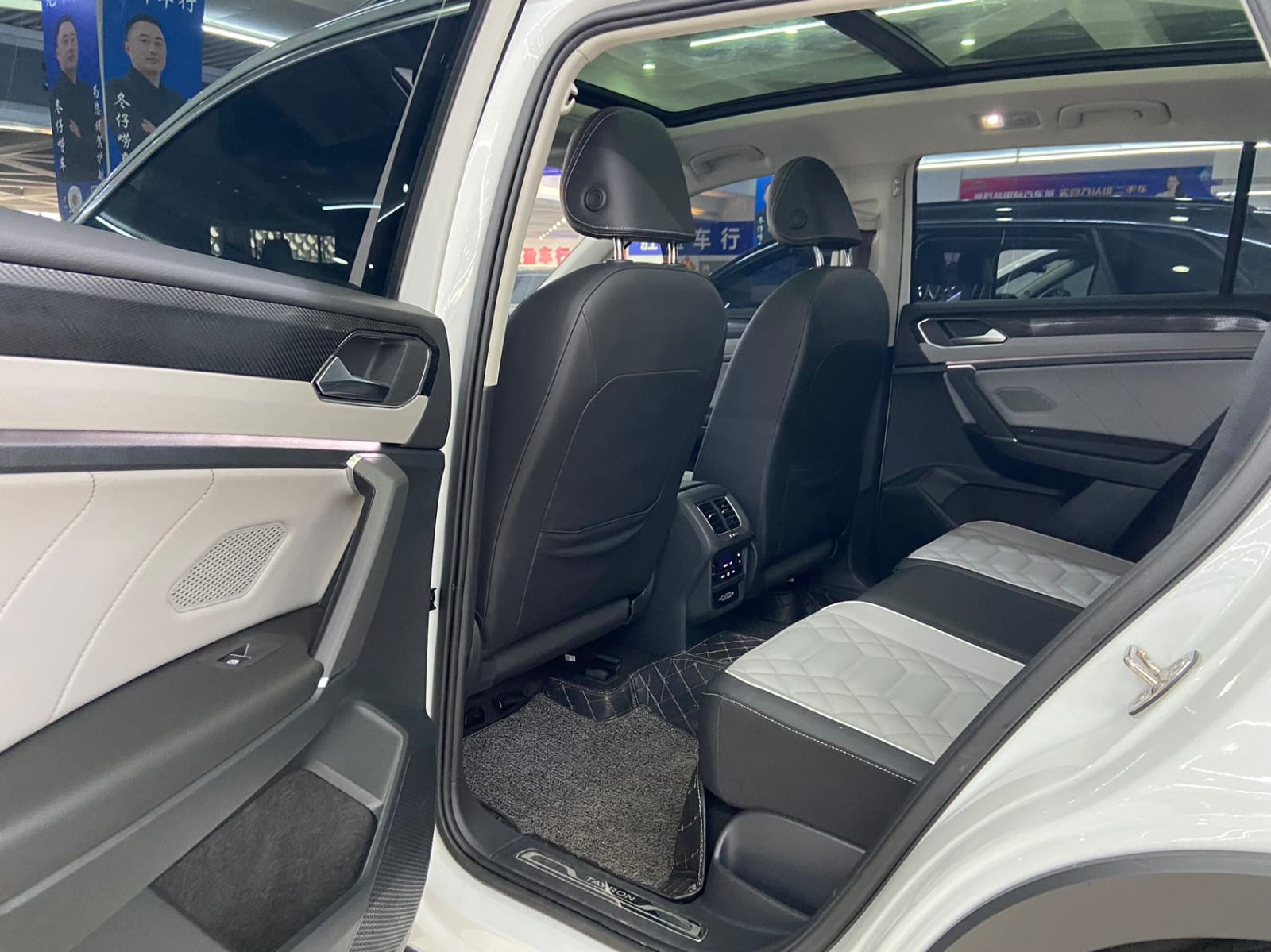 Volkswagen Tayron 280TSI Deluxe PLUS Premium Edition