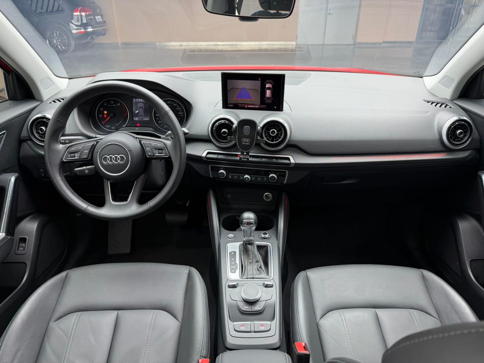 Audi Q2L 35 TFSI Elegant Style Edition