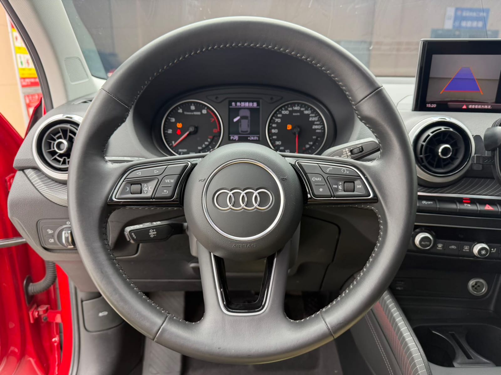 Audi Q2L 35 TFSI Elegant Style Edition