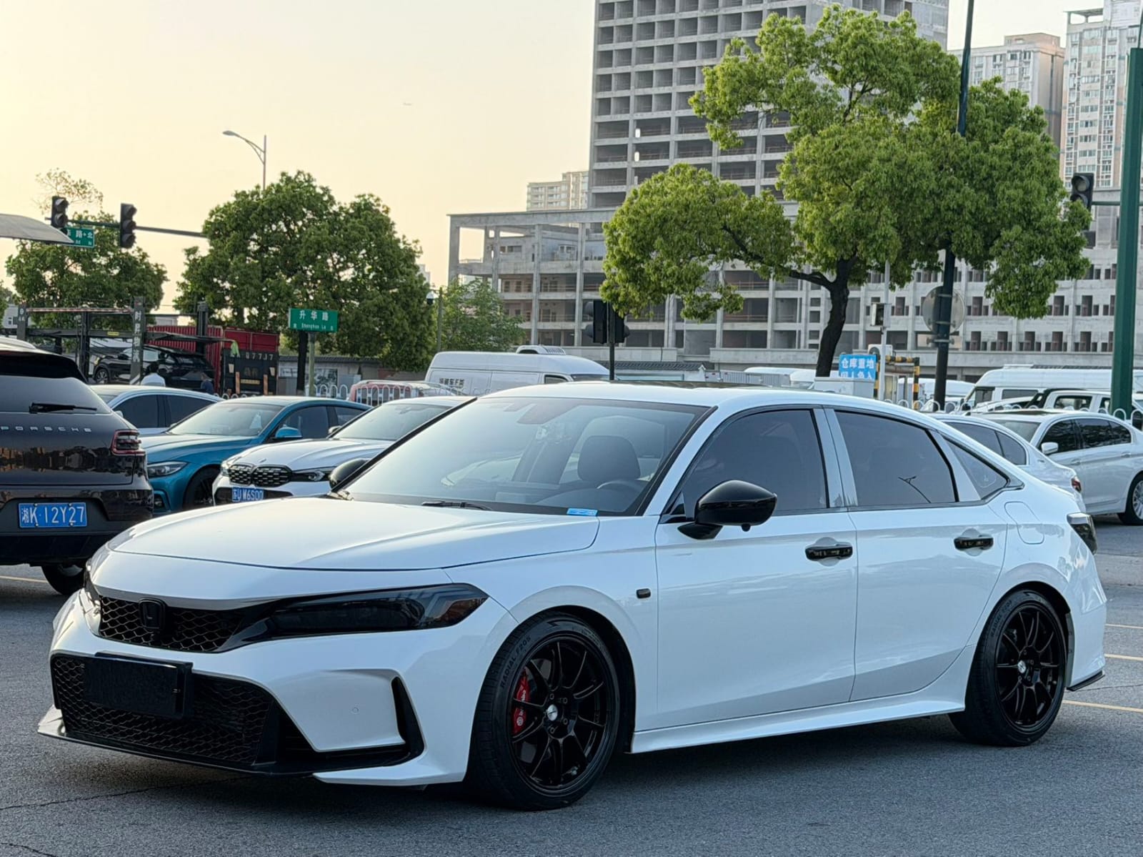 Honda Civic 180TURBO Premium Edition