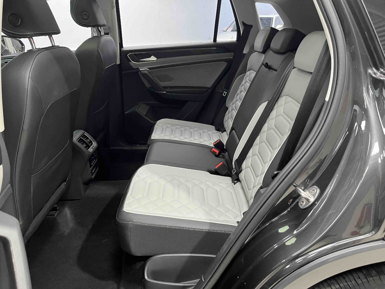 Volkswagen Tayron 280TSI Deluxe Plus Premium Edition