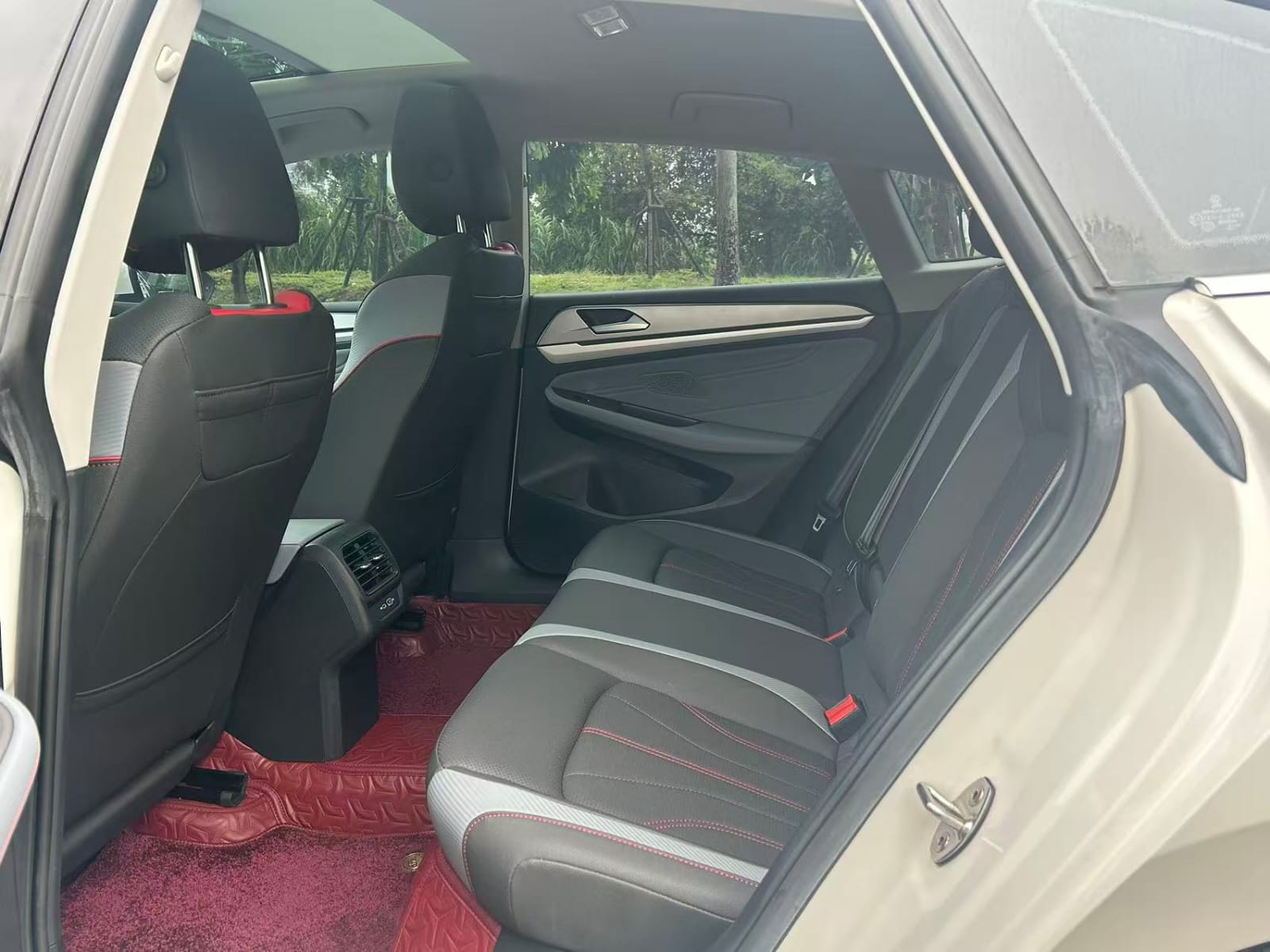 Volkswagen Lamando L 280TSI Cool Hot Edition