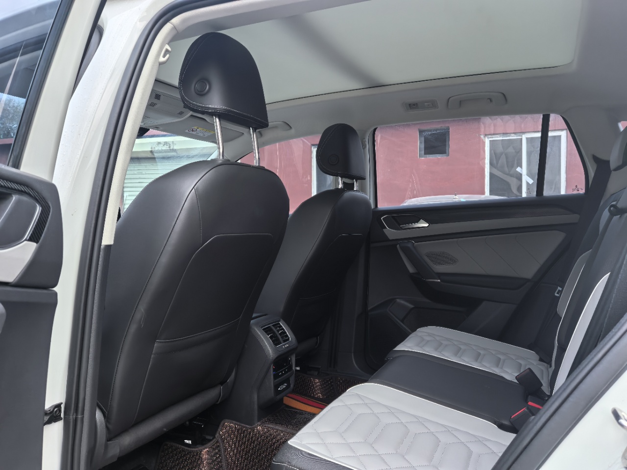 Volkswagen Tayron 280TSI Deluxe PLUS Premium Edition