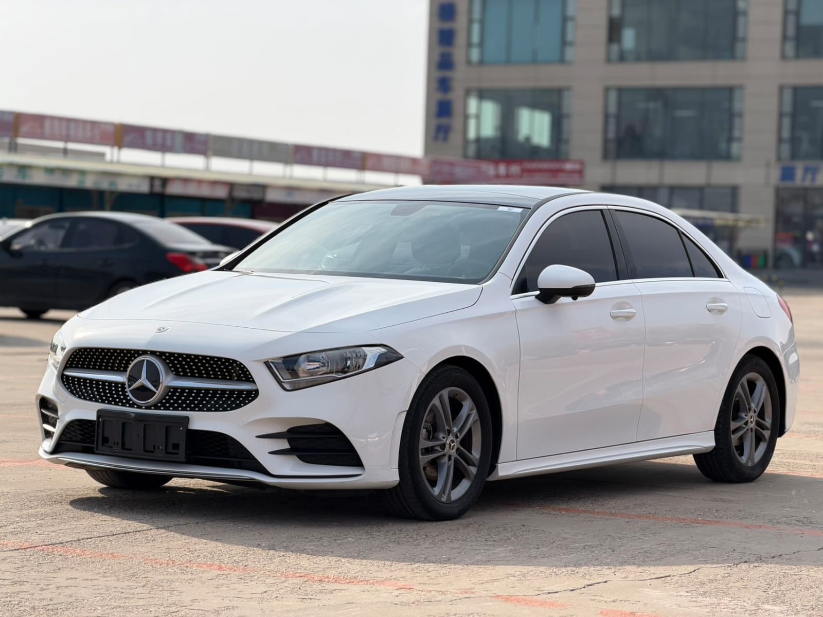 Mercedes-Benz A180L