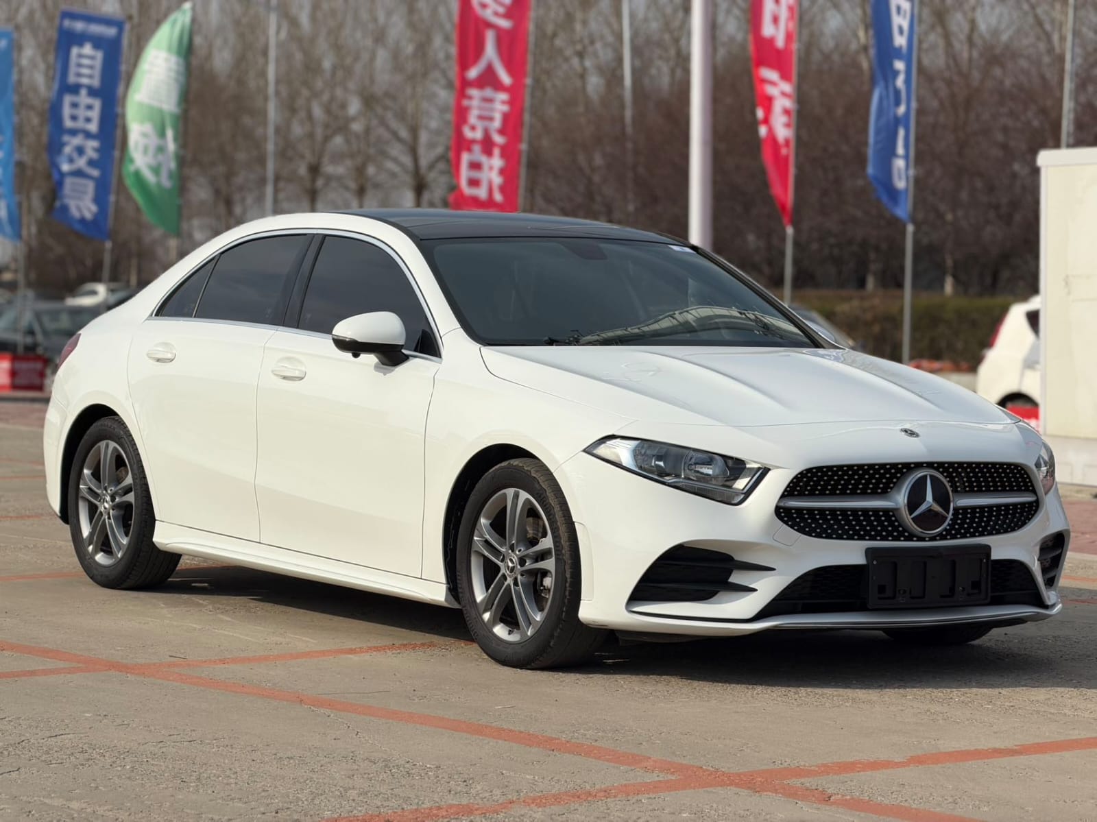 Mercedes-Benz A180L