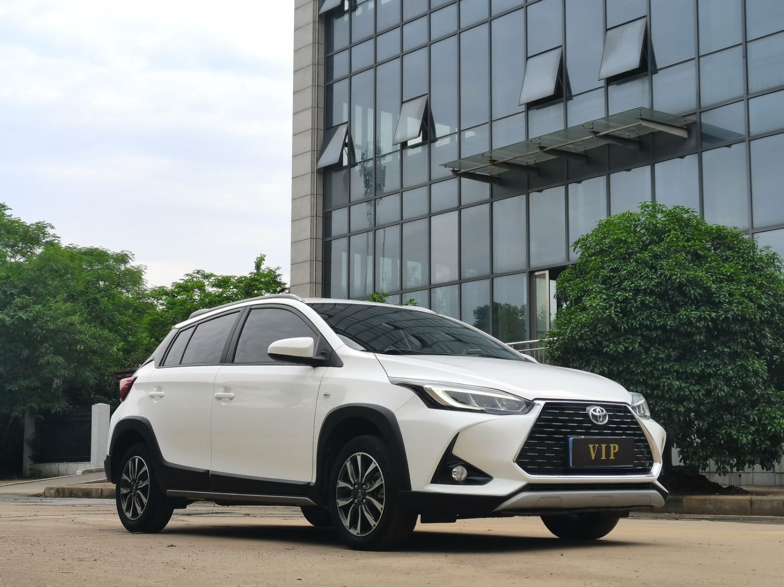 Toyota Yaris L Glamour X 1.5L CVT Deluxe PLUS Edition