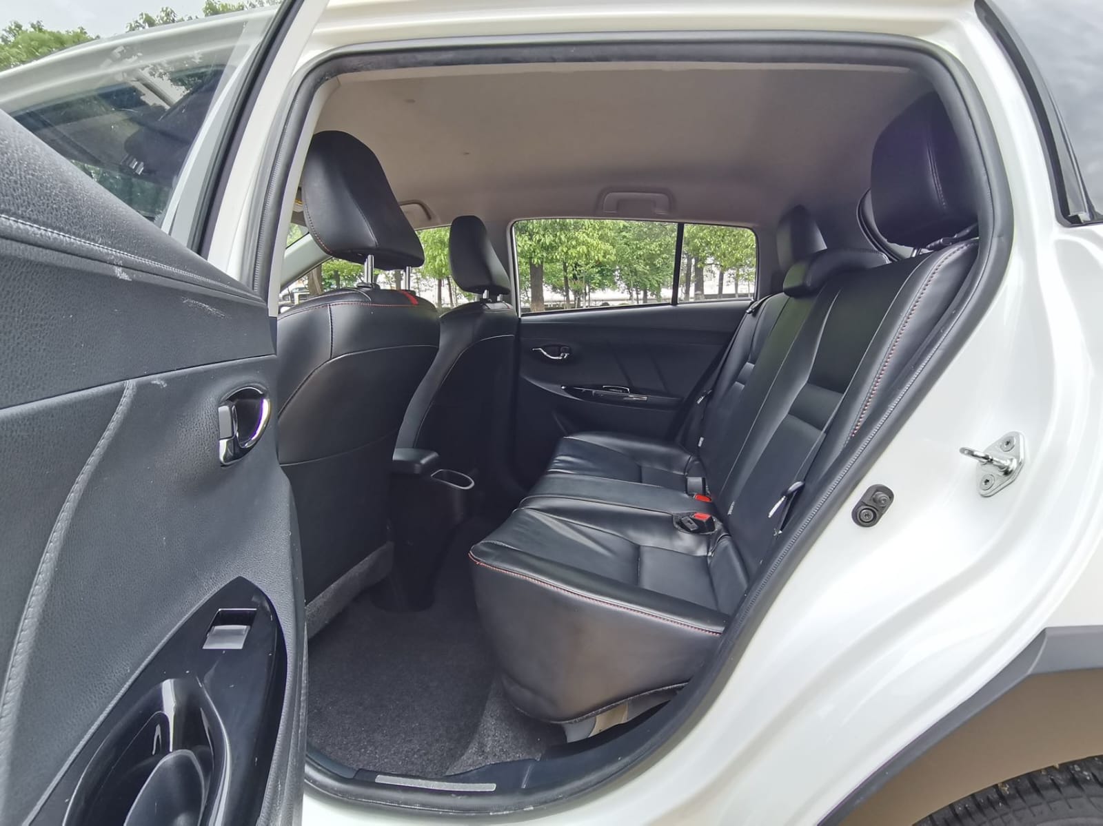 Toyota Yaris L Glamour X 1.5L CVT Deluxe PLUS Edition