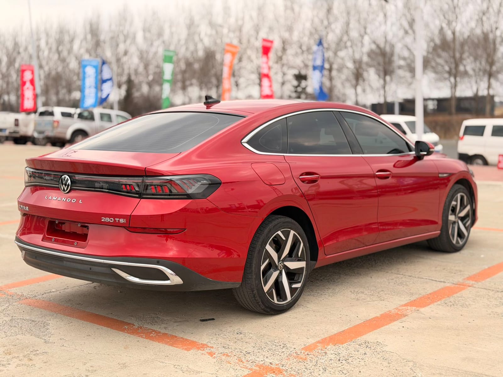 Volkswagen Lamando L 280TSI Cool Hot Edition