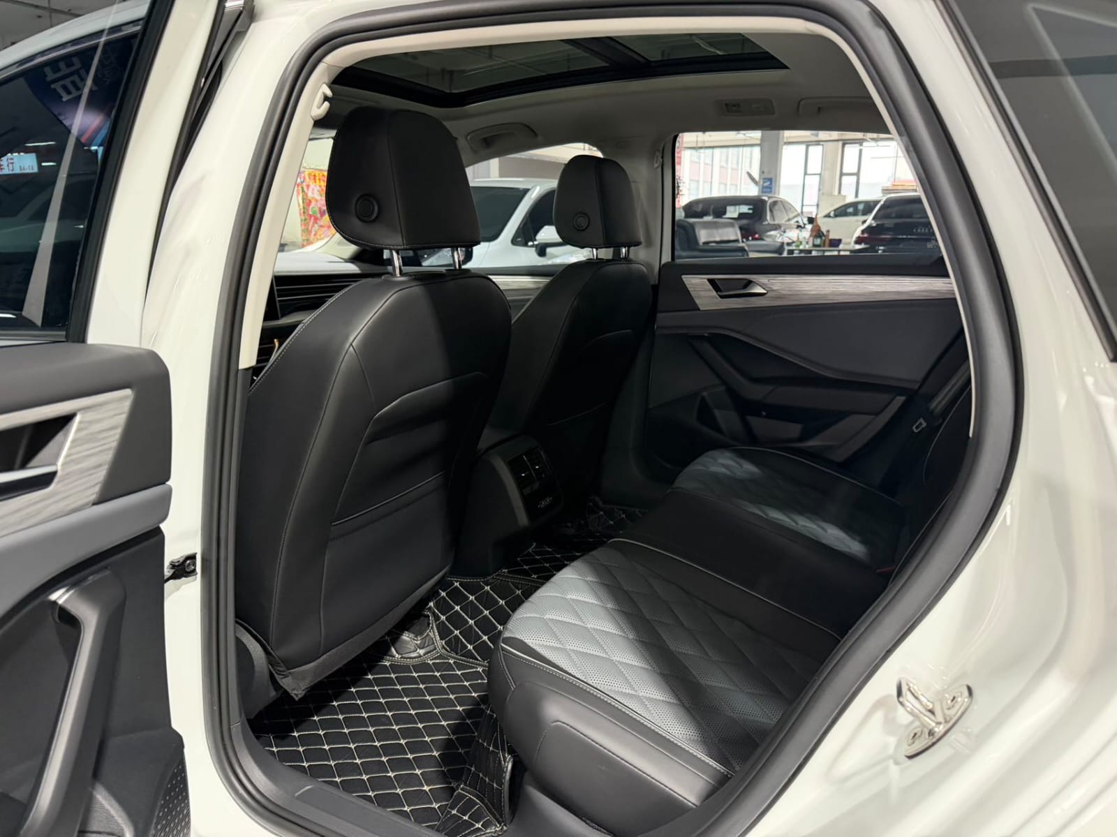 Volkswagen Sagitar 280TSI DSG Beyond Lite Edition