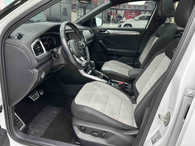 Volkswagen T-ROC Tango 280TSI DSG R-Line Pro Intelligent Edition