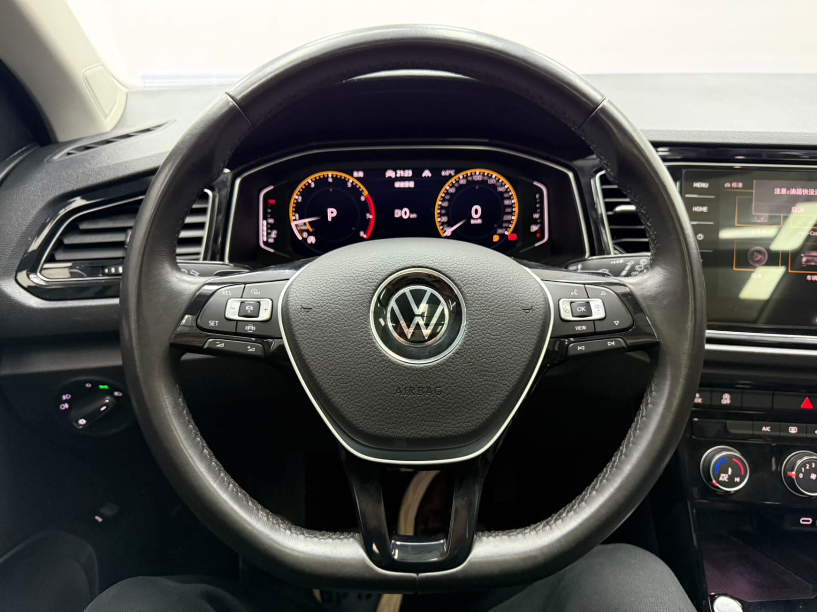 Volkswagen T-ROC Tango 280TSI DSG Comfort Intelligent Union (30th Anniversary Edition)