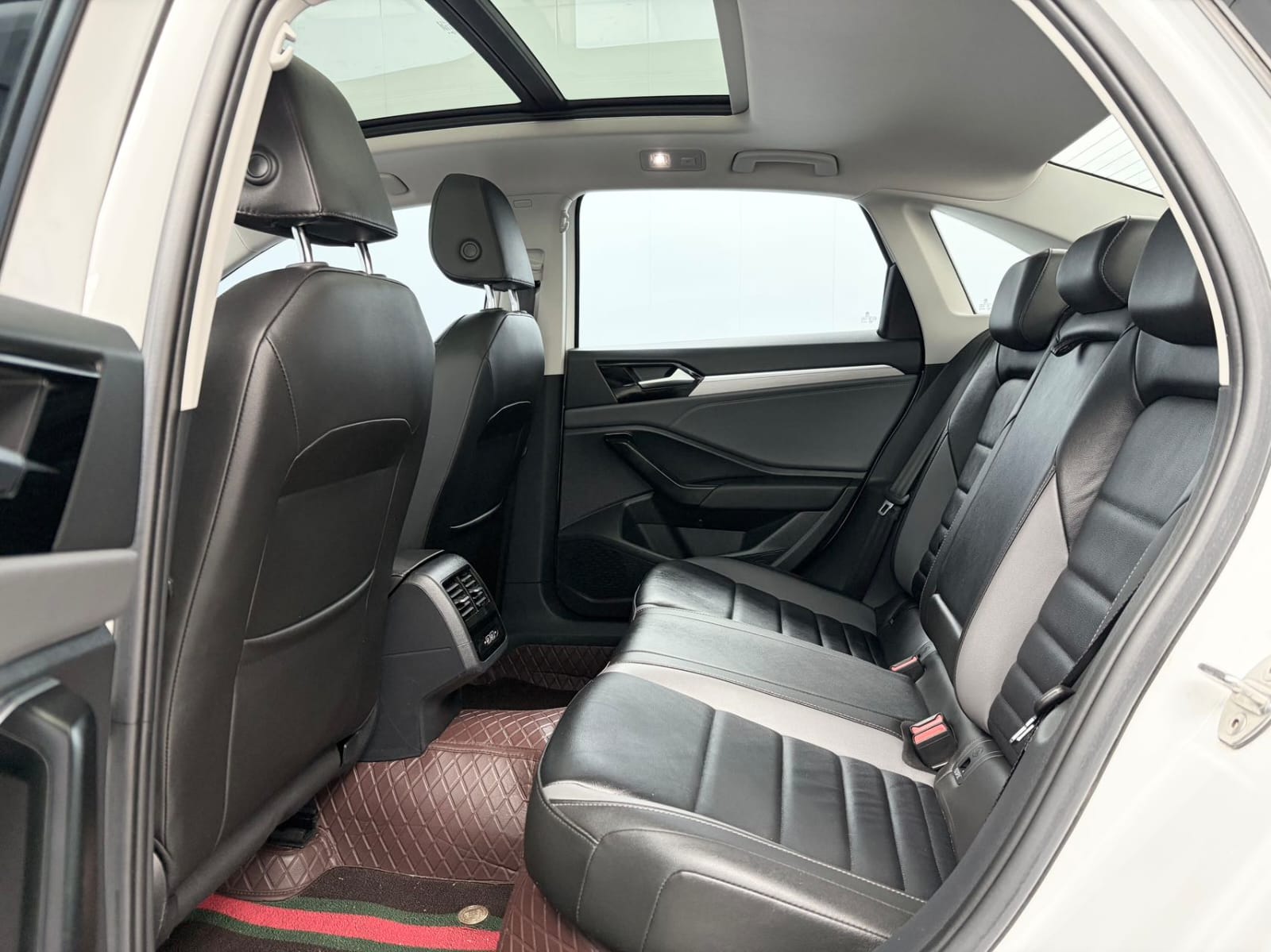 Volkswagen Sagitar 280TSI Supercharged Premium Edition