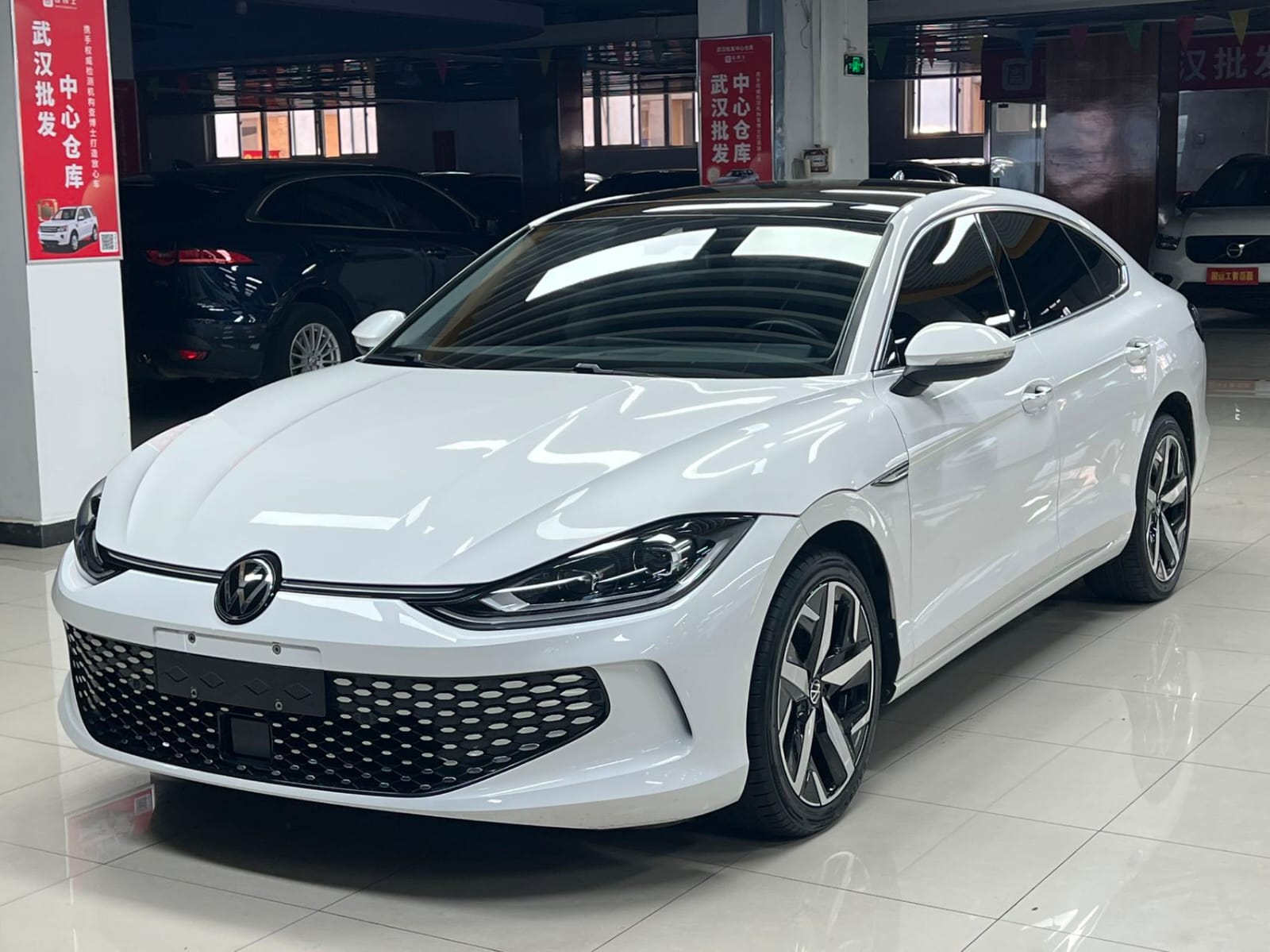 Volkswagen Lamando L 280TSI DSG Cool Hot Edition