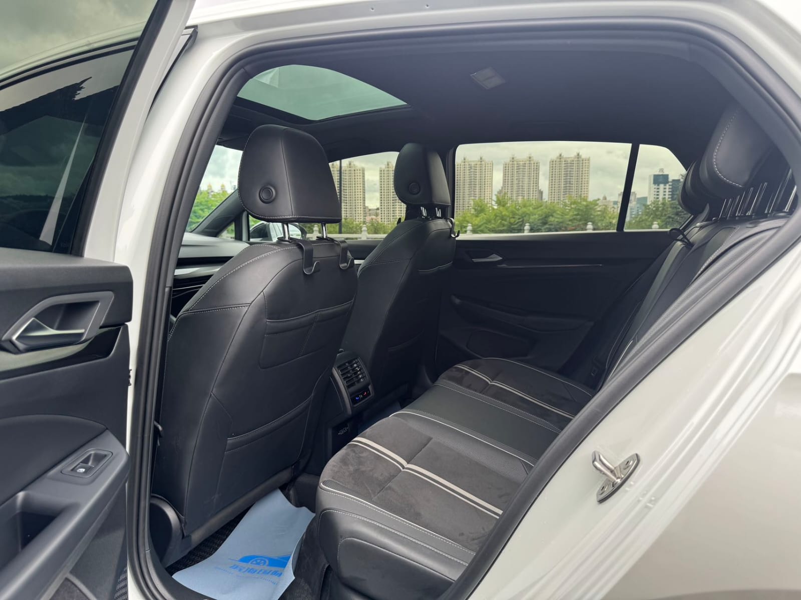 Volkswagen Golf 280TSI DSG R-Line