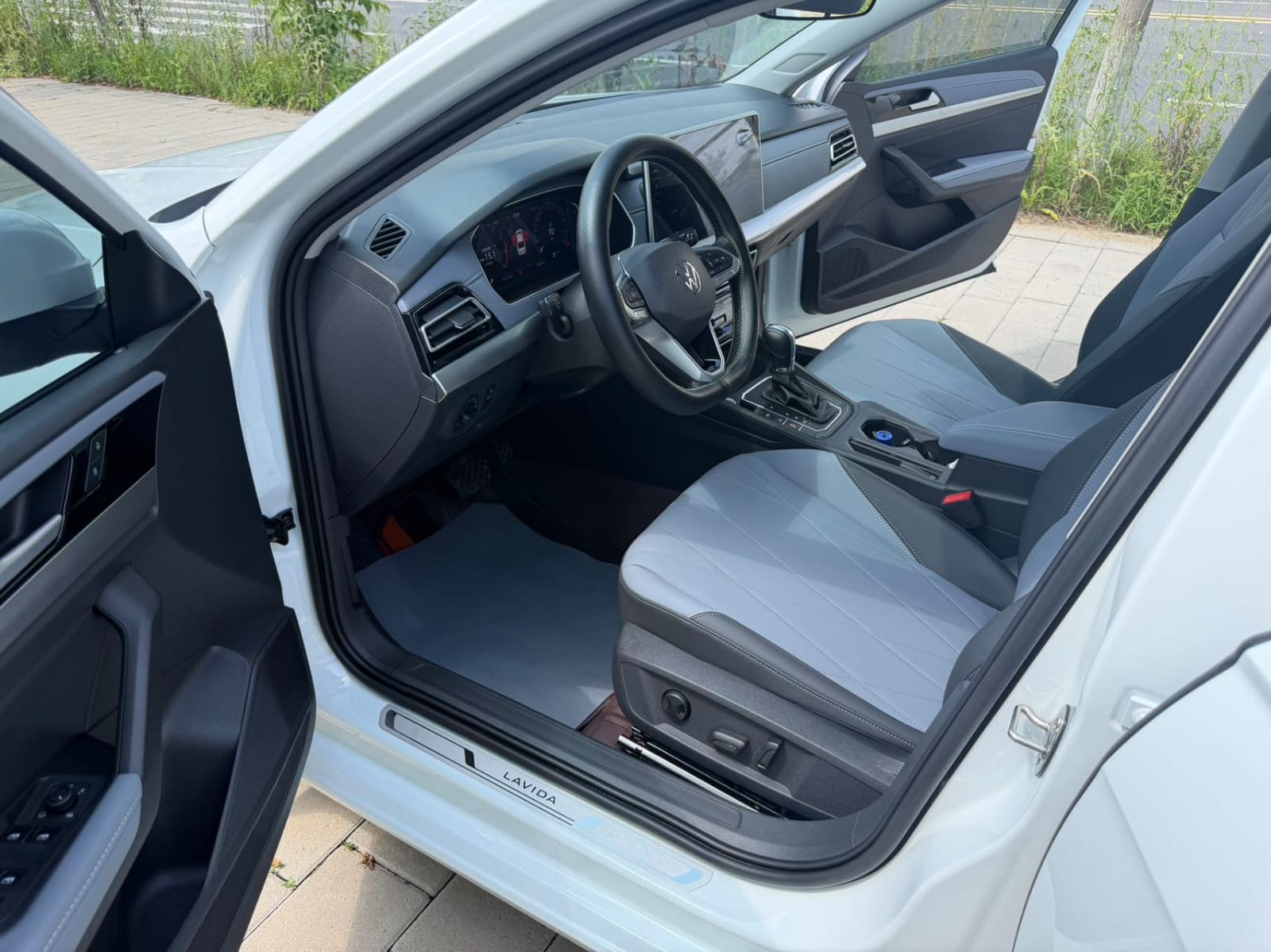Volkswagen Lavida 1.5L