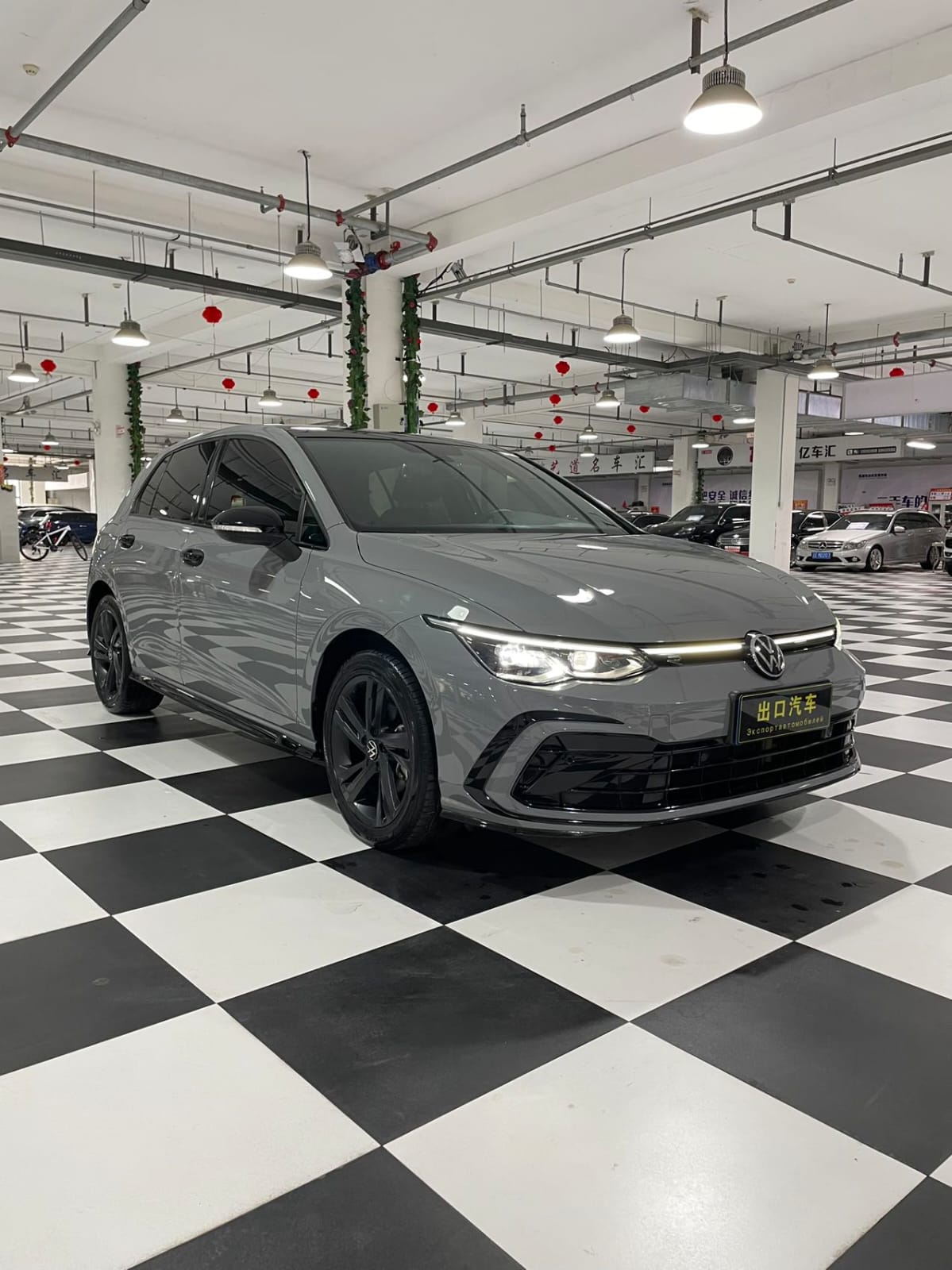 Volkswagen Golf 280 R-Line Lite