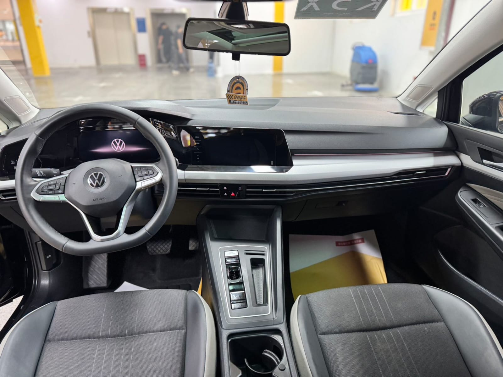 Volkswagen Golf 8 Pro 1.4T 280