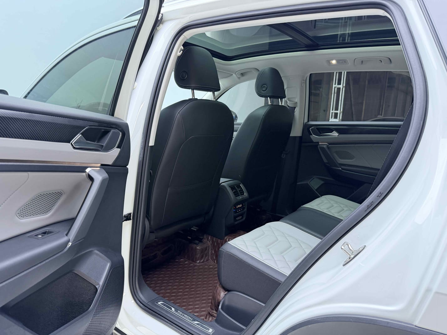 Volkswagen Tayron 280TSI Deluxe Plus Premium Edition