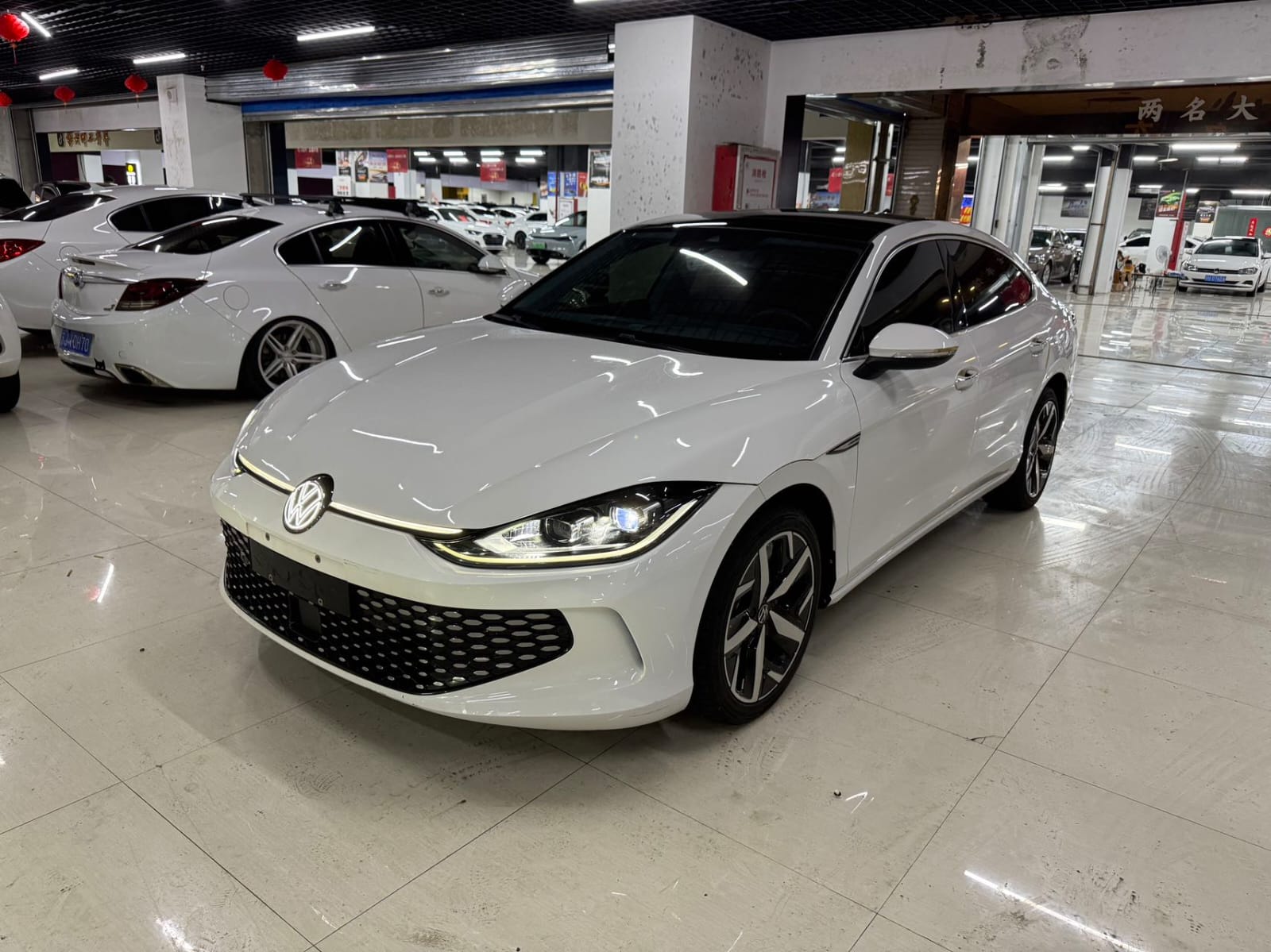 Volkswagen Lamando L 280TSI DSG Cool Hot Edition