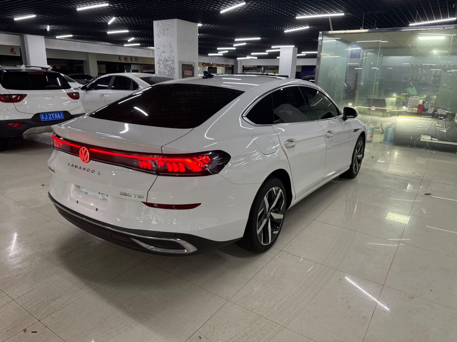 Volkswagen Lamando L 280TSI DSG Cool Hot Edition