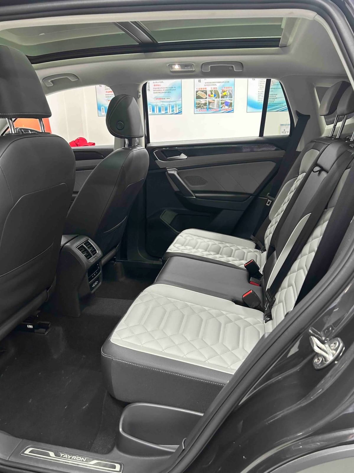 Volkswagen Tayron 280TSI Deluxe Plus Premium Edition