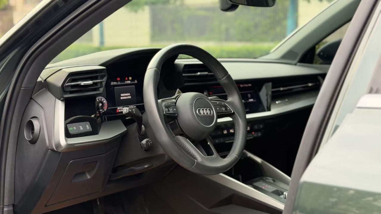 Audi A3L Limousine 35 TFSI Luxury Elegant