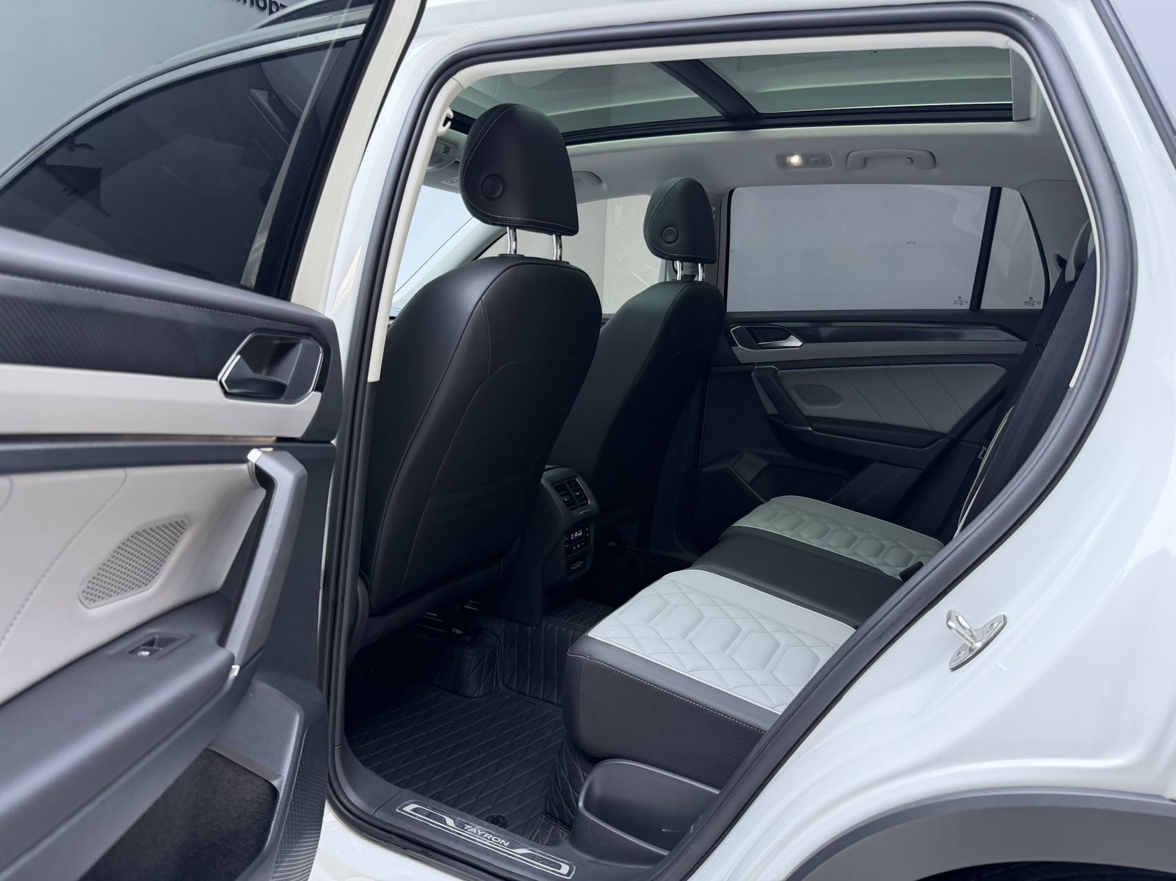 Volkswagen Tayron 280TSI Deluxe Plus Premium Edition