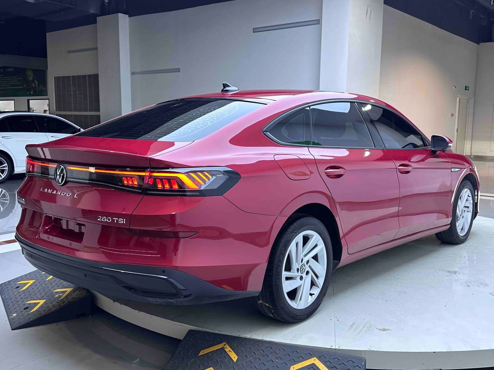 Volkswagen Lamando L 280TSI Enjoy