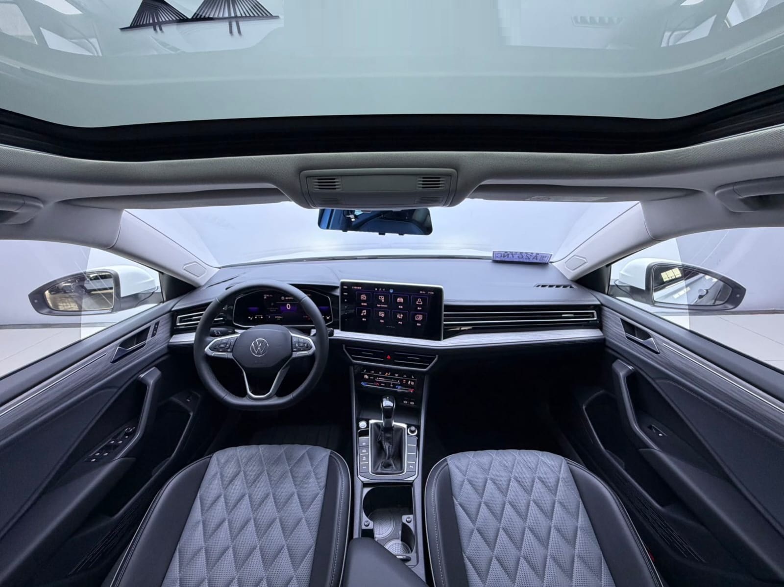Volkswagen Sagitar 280TSI DSG Overpass Edition