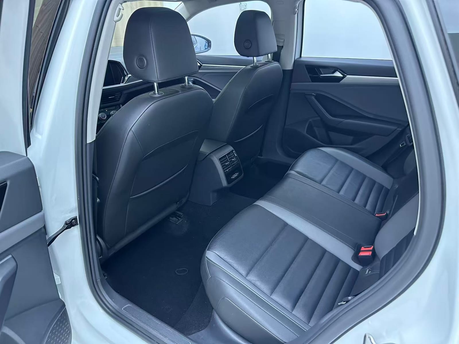 Volkswagen Sagitar 1.4TSI 280TSI Overpass