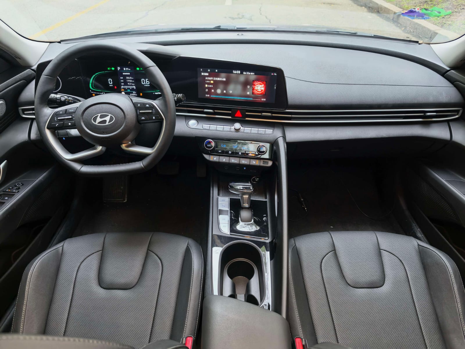 Hyundai Elantra 1.5L CVT LUX