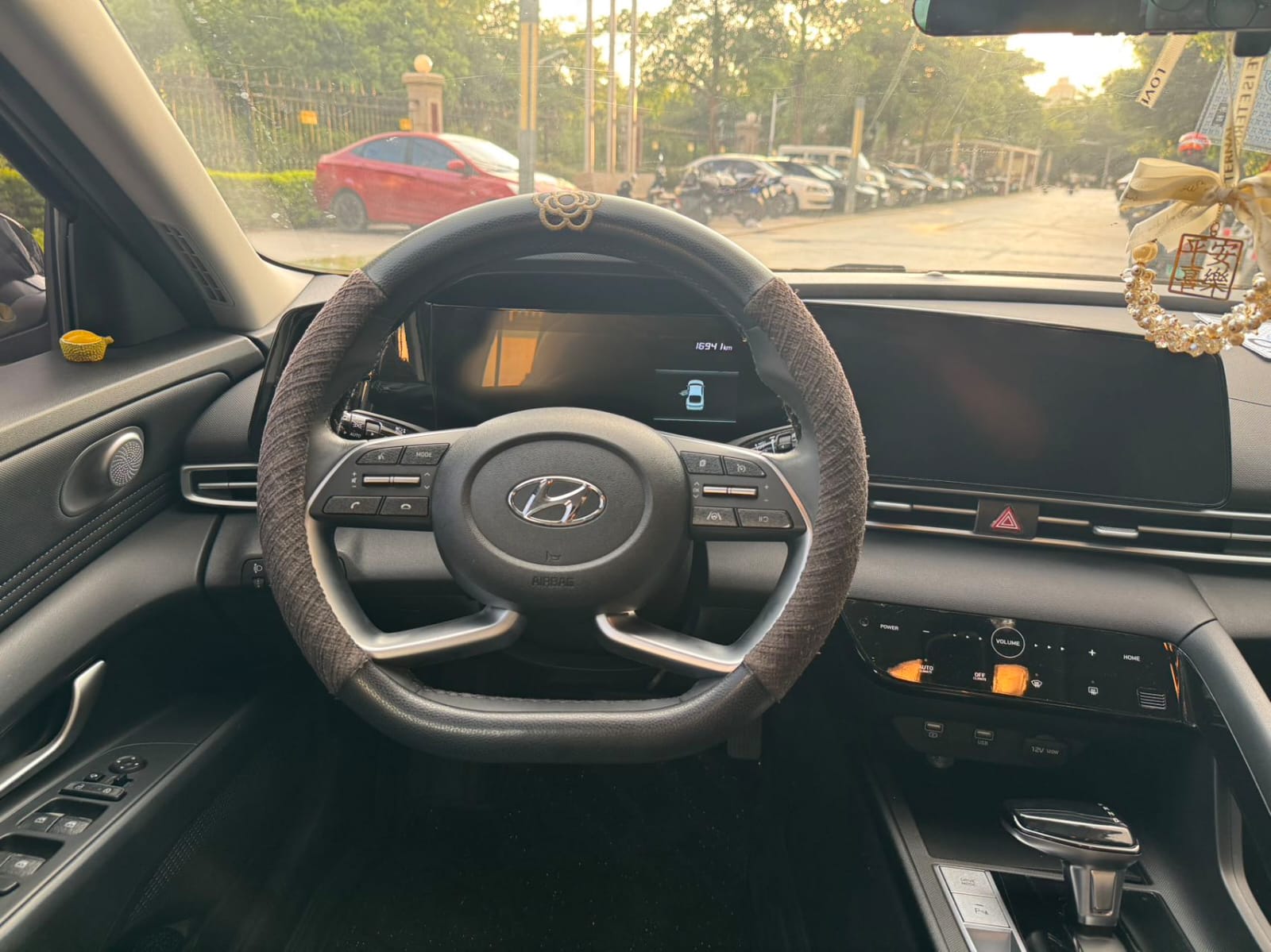 Hyundai Elantra 1.5 LUX Precious