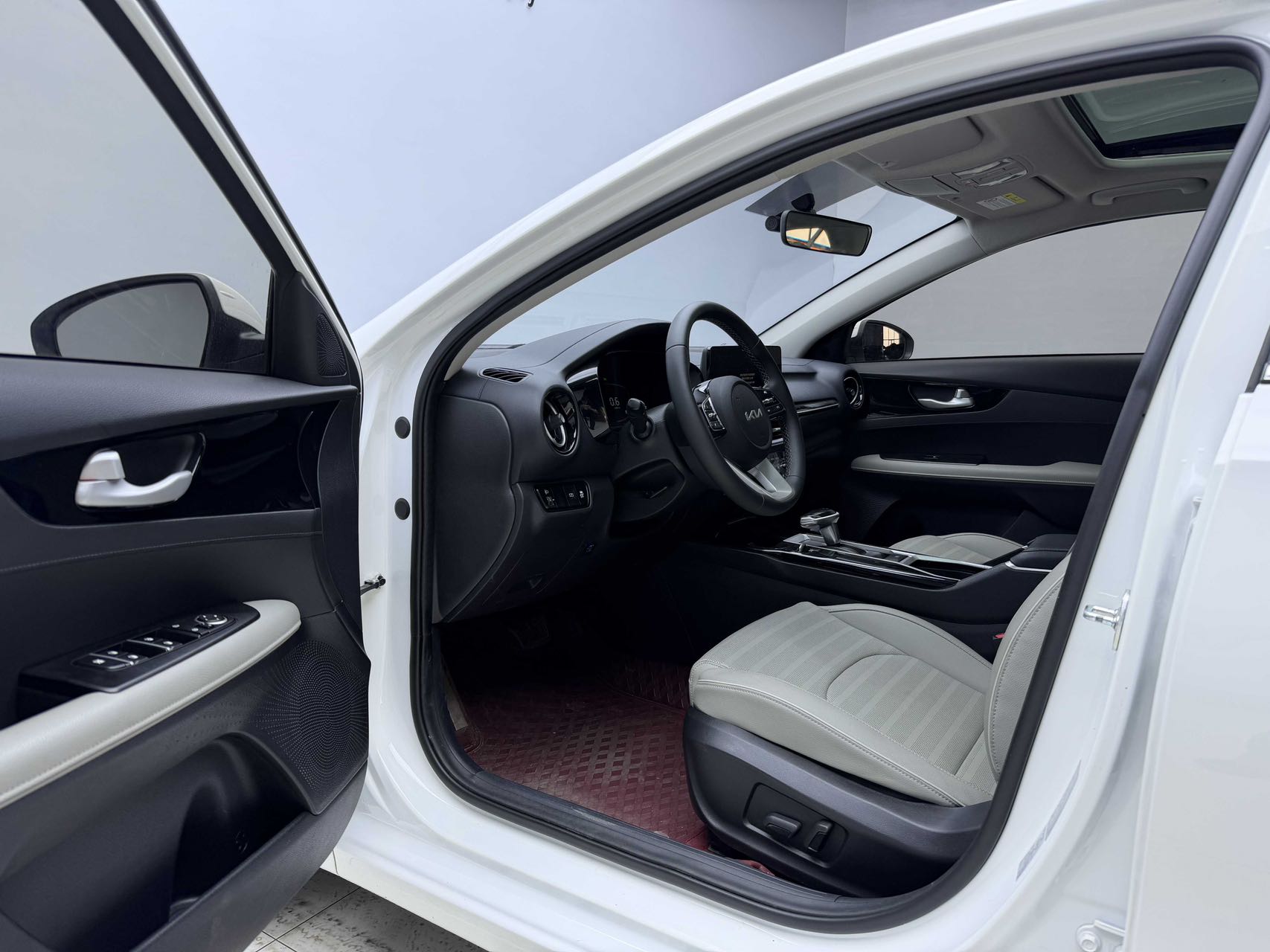Kia K3 1.5L CVT Deluxe Edition