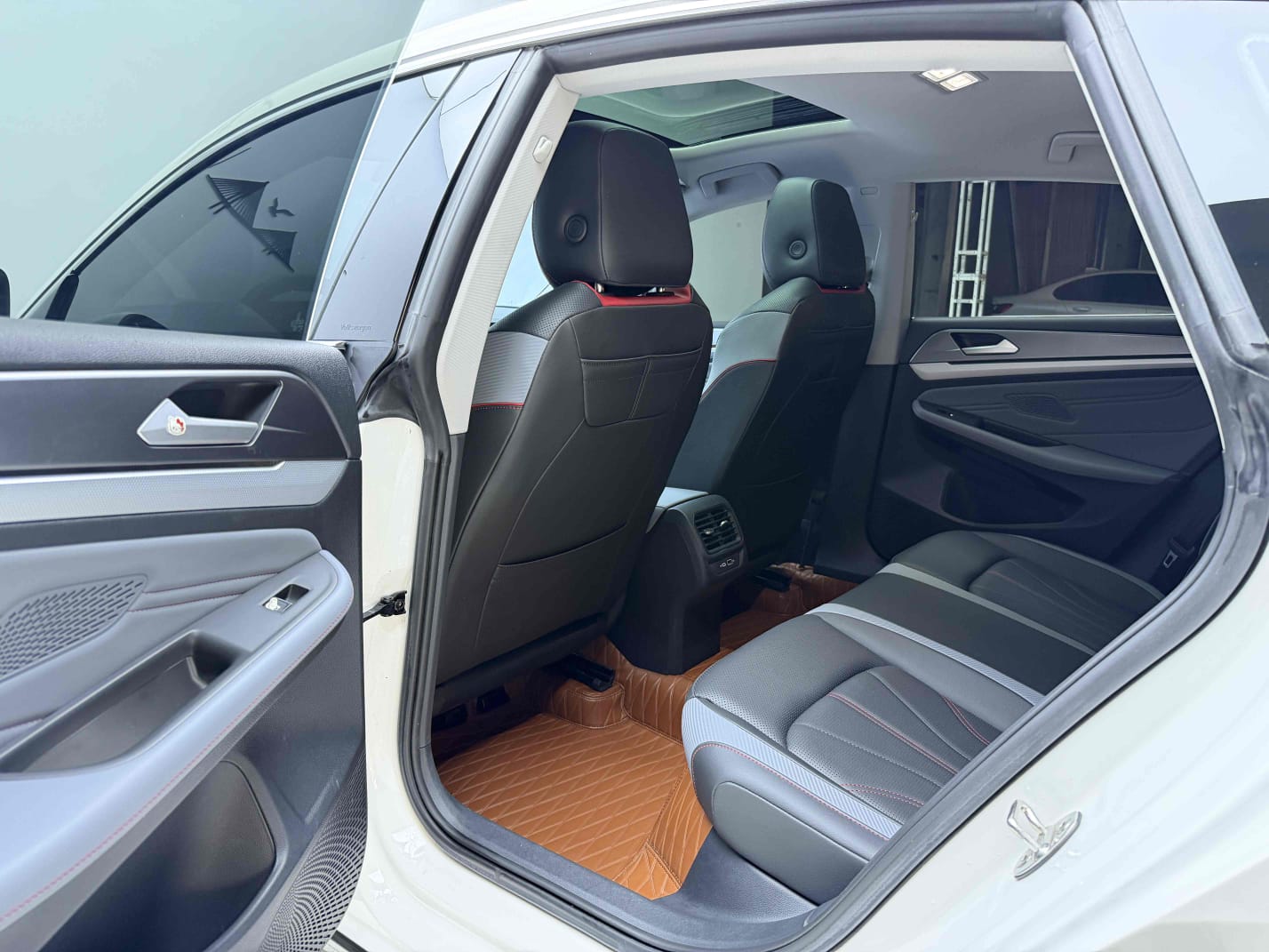 Volkswagen Lamando L 280TSI DSG Cool Hot Edition